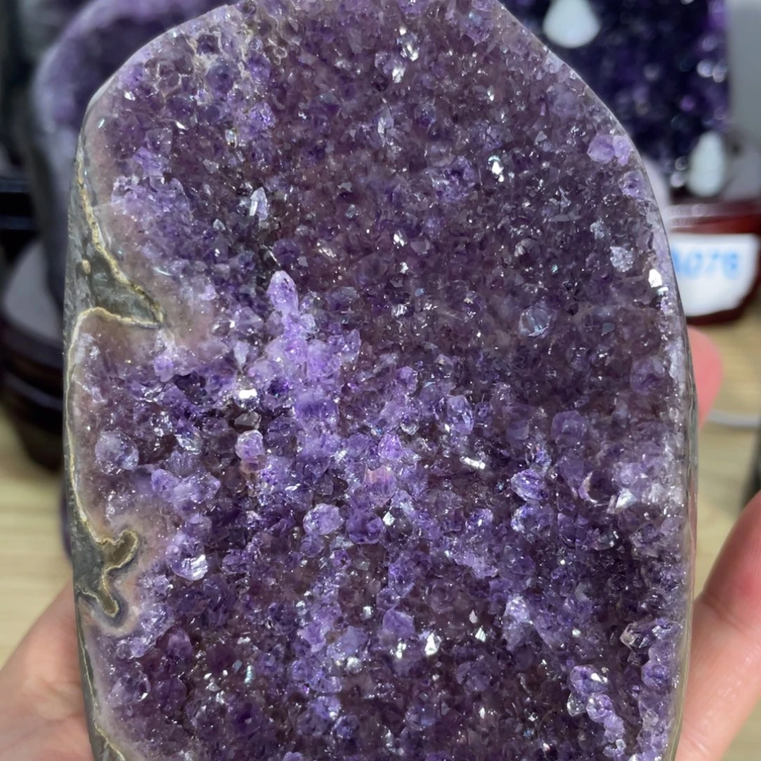 紫晶未镶嵌大型摆件（非配饰）