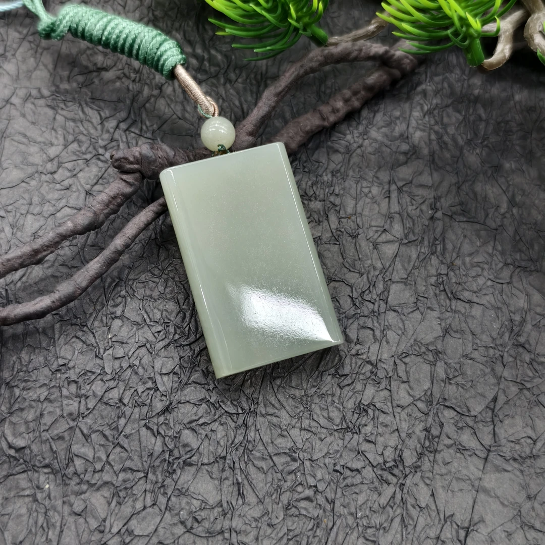 新疆和田玉且末料青白玉无事牌 0037s