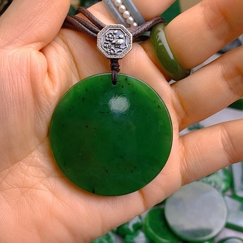 未镶嵌和田玉挂件梭*