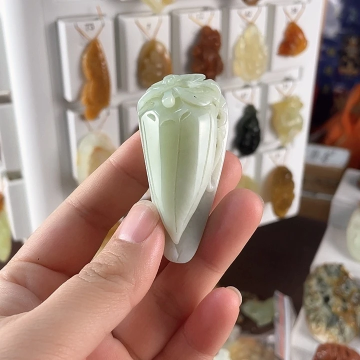 未镶嵌蛇纹石玉颈饰