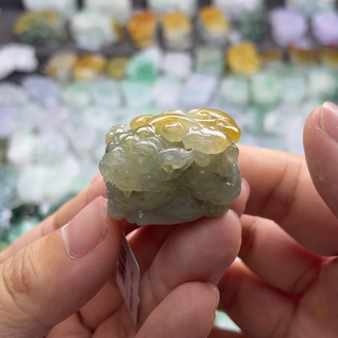 翡翠颈饰未镶嵌貔貅