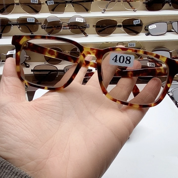 谱***味全框款水晶眼镜方圆浅茶