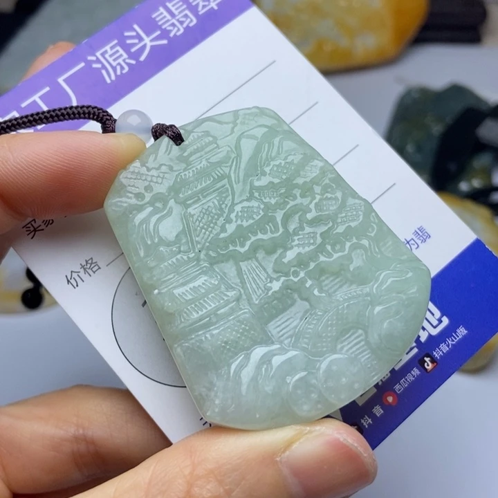 翡翠颈饰未镶嵌翡翠