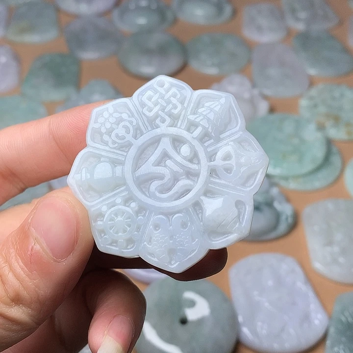 翡翠未镶嵌颈饰石纹