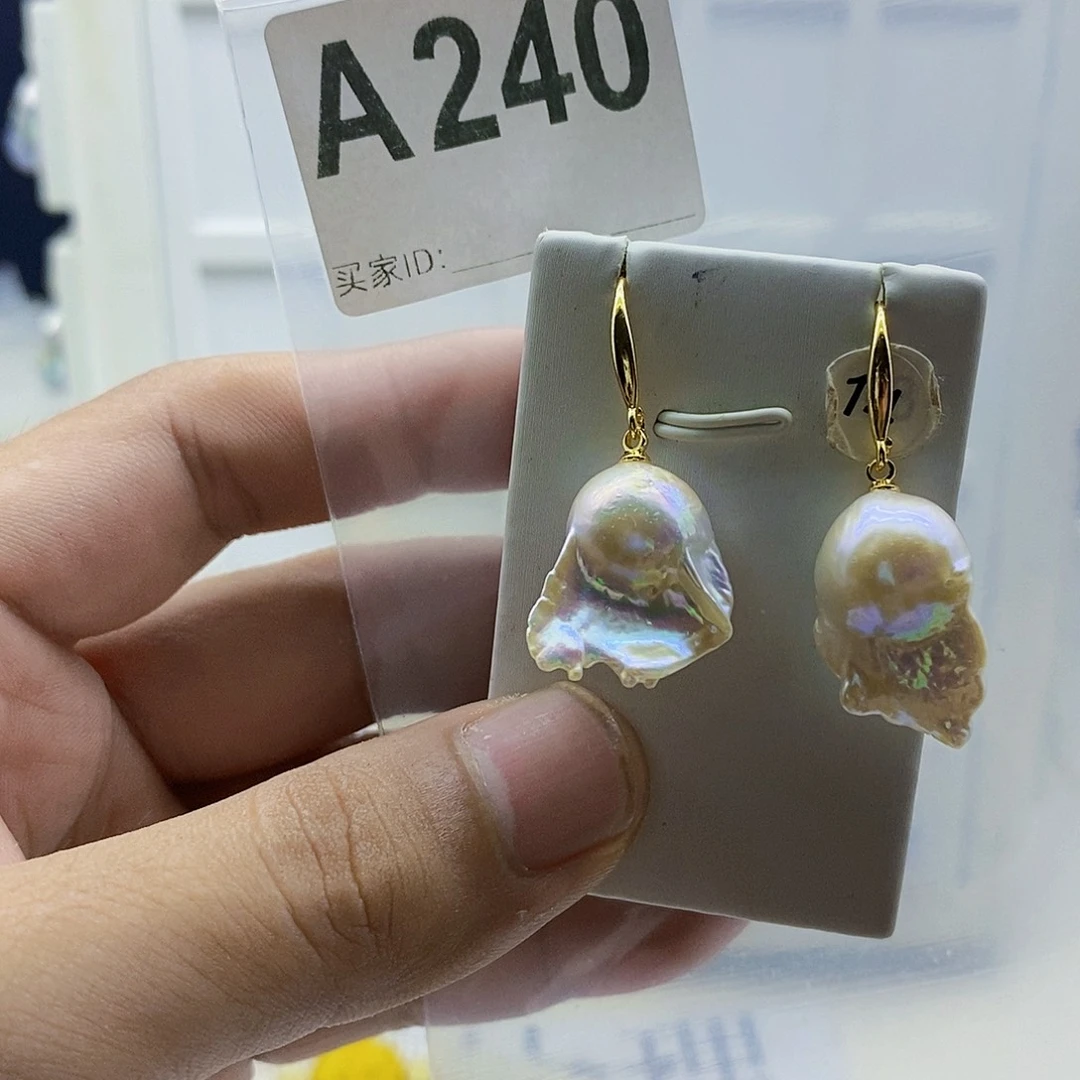 淡水珍珠合金颈饰