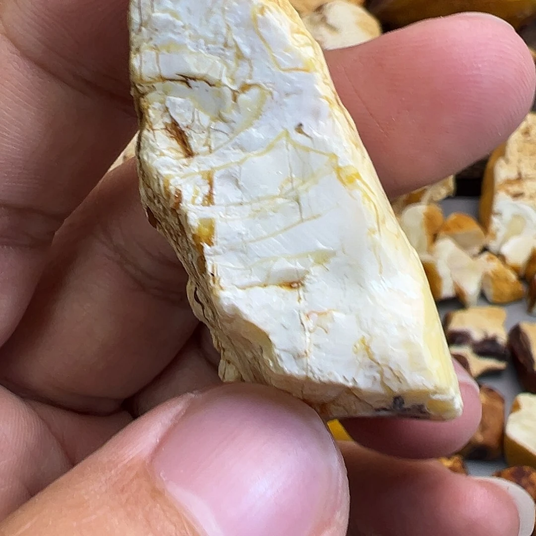 定制琥珀未镶嵌蜜蜡