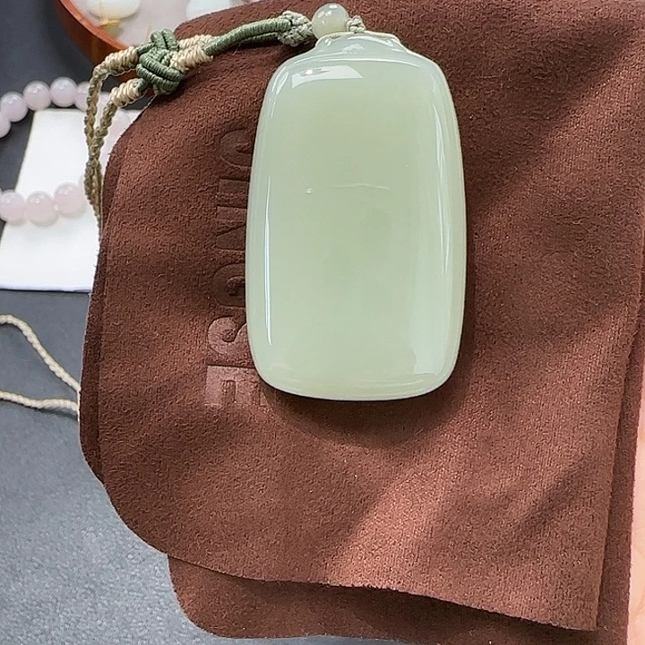 馨***宝和田玉未镶嵌颈饰