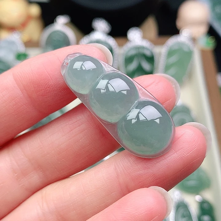 颈饰未镶嵌翡翠吊坠