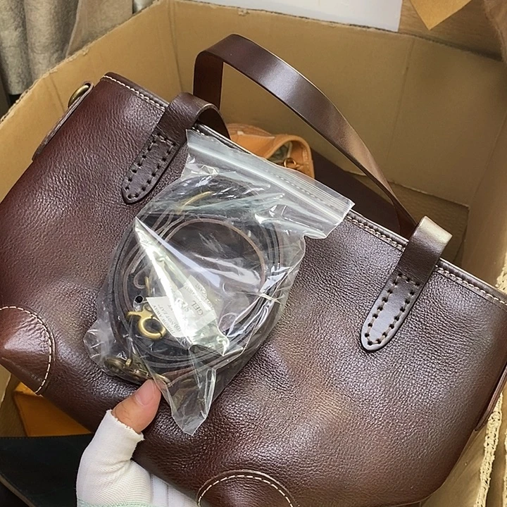 头层牛皮瑕疵单肩包