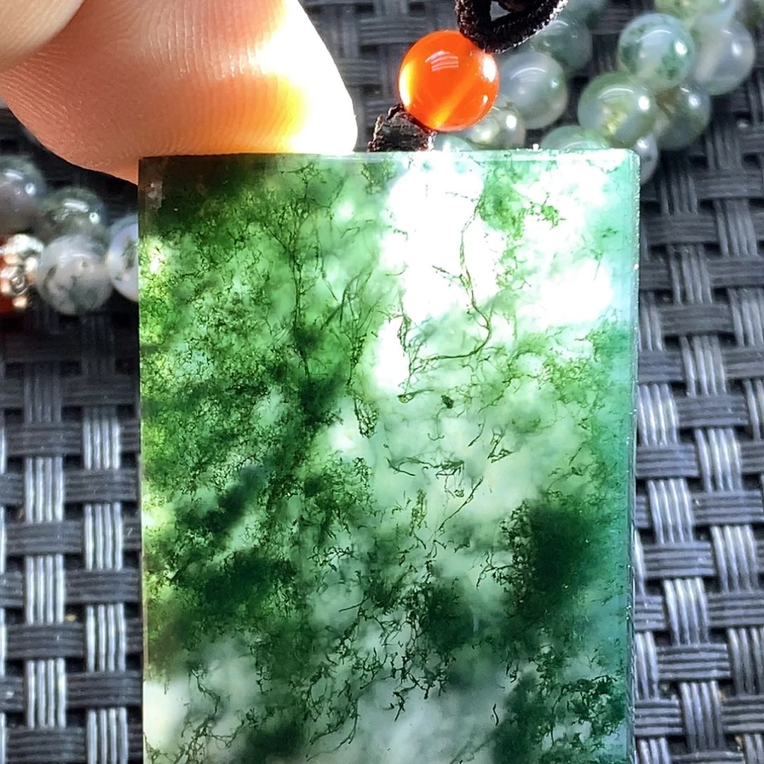 未镶嵌颈饰玛瑙/玉髓辉*