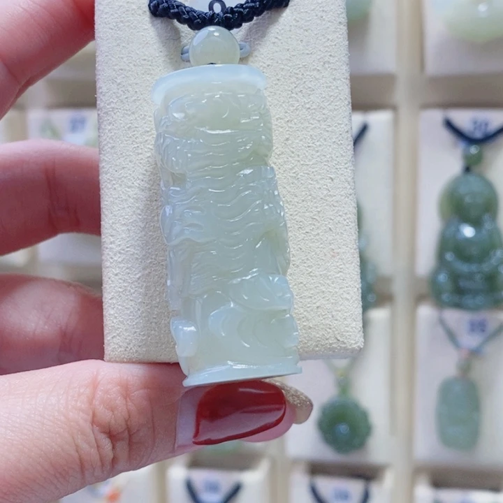 狴***犴和田玉未镶嵌颈饰