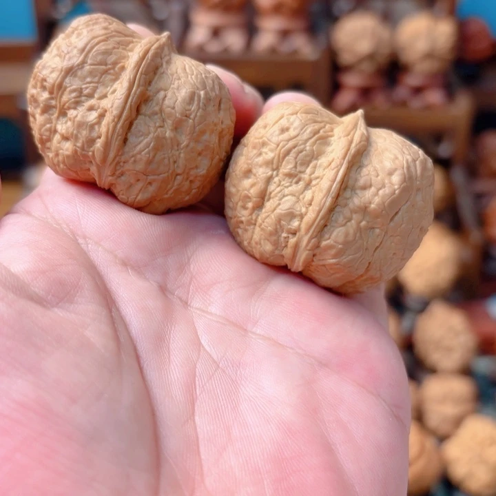 文玩核桃把件三足