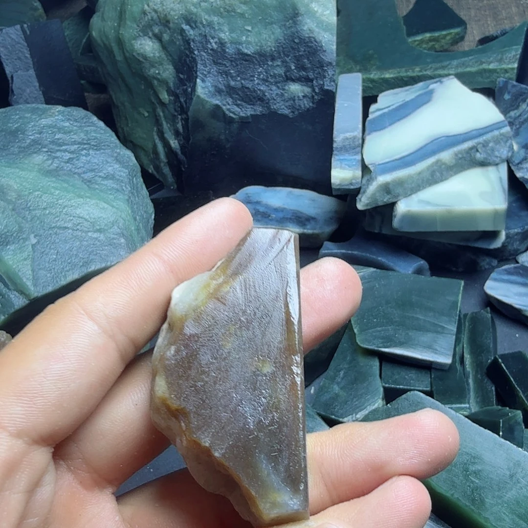 牛***马和田玉（糖玉）未镶嵌挂件