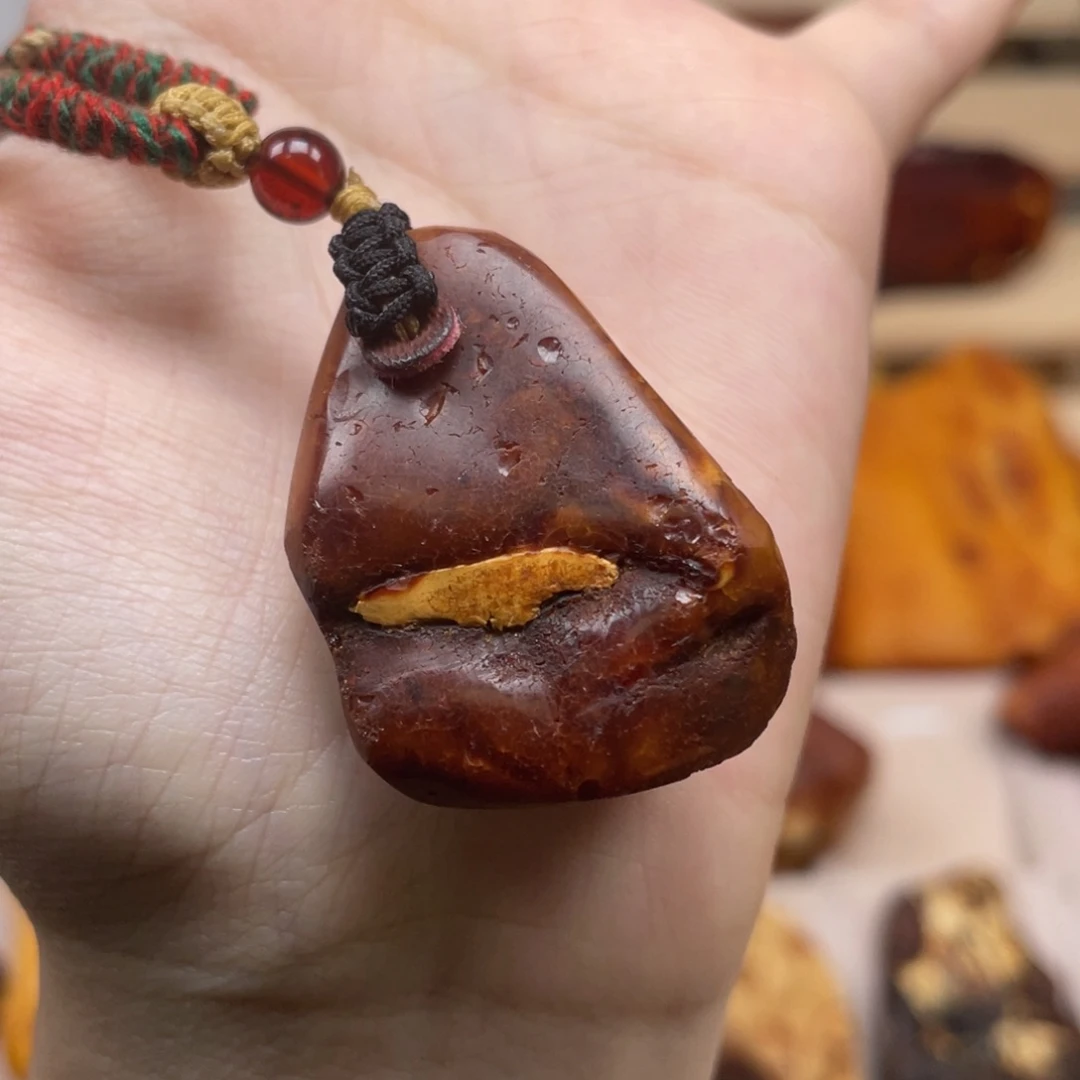 未镶嵌琥珀珠宝奇石