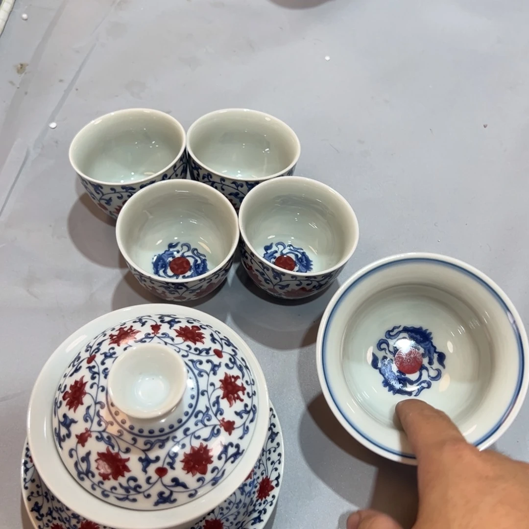 白青花釉里红缠枝莲六件套