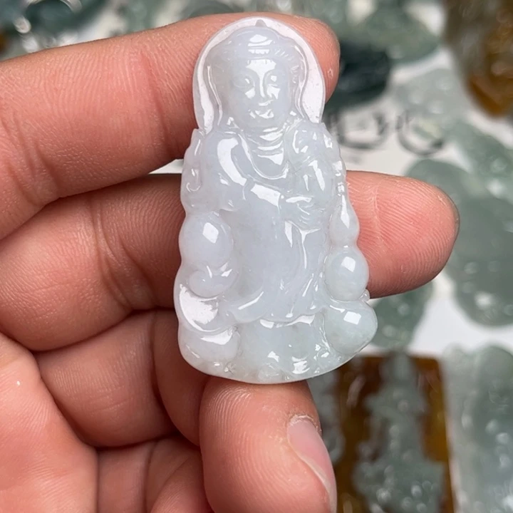 翡翠未镶嵌颈饰观音