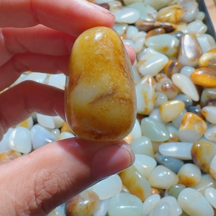 和田玉未镶嵌颈饰25.8克