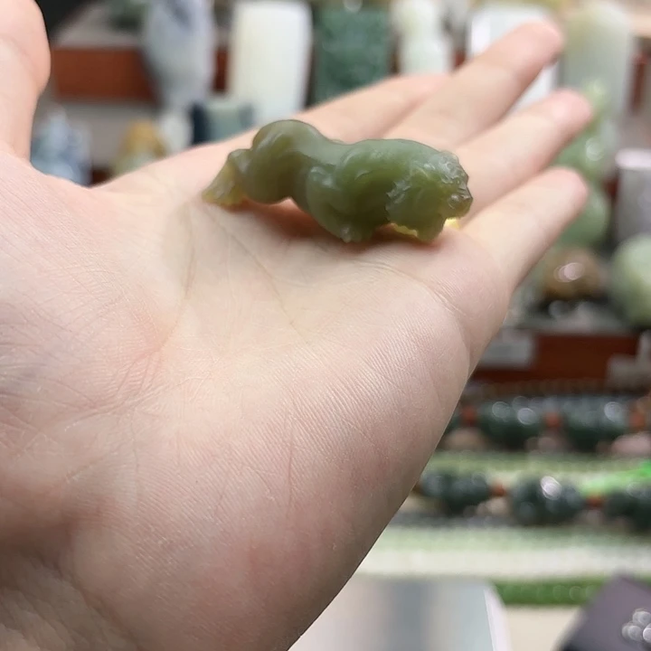 和田玉未镶嵌挂件老虎