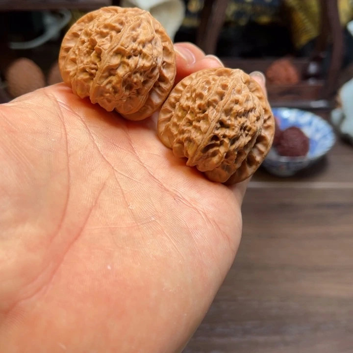 文玩核桃吊坠40白狮子