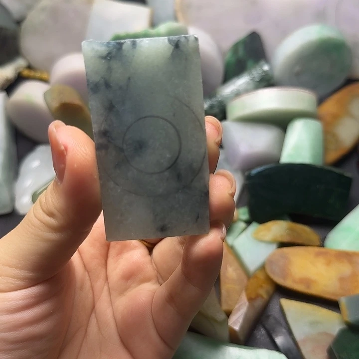 定制翡翠未镶嵌翡翠
