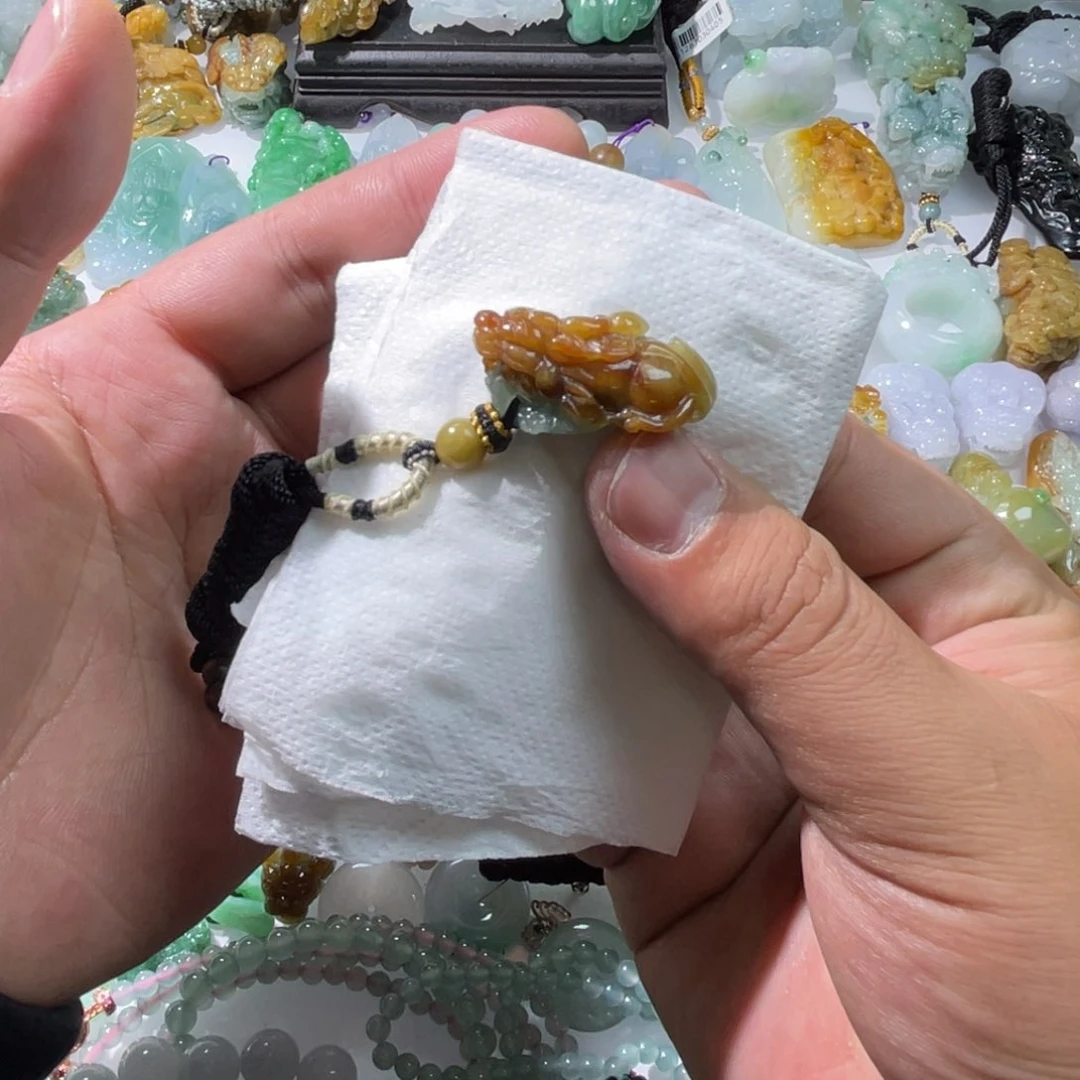 翡翠颈饰未镶嵌天然