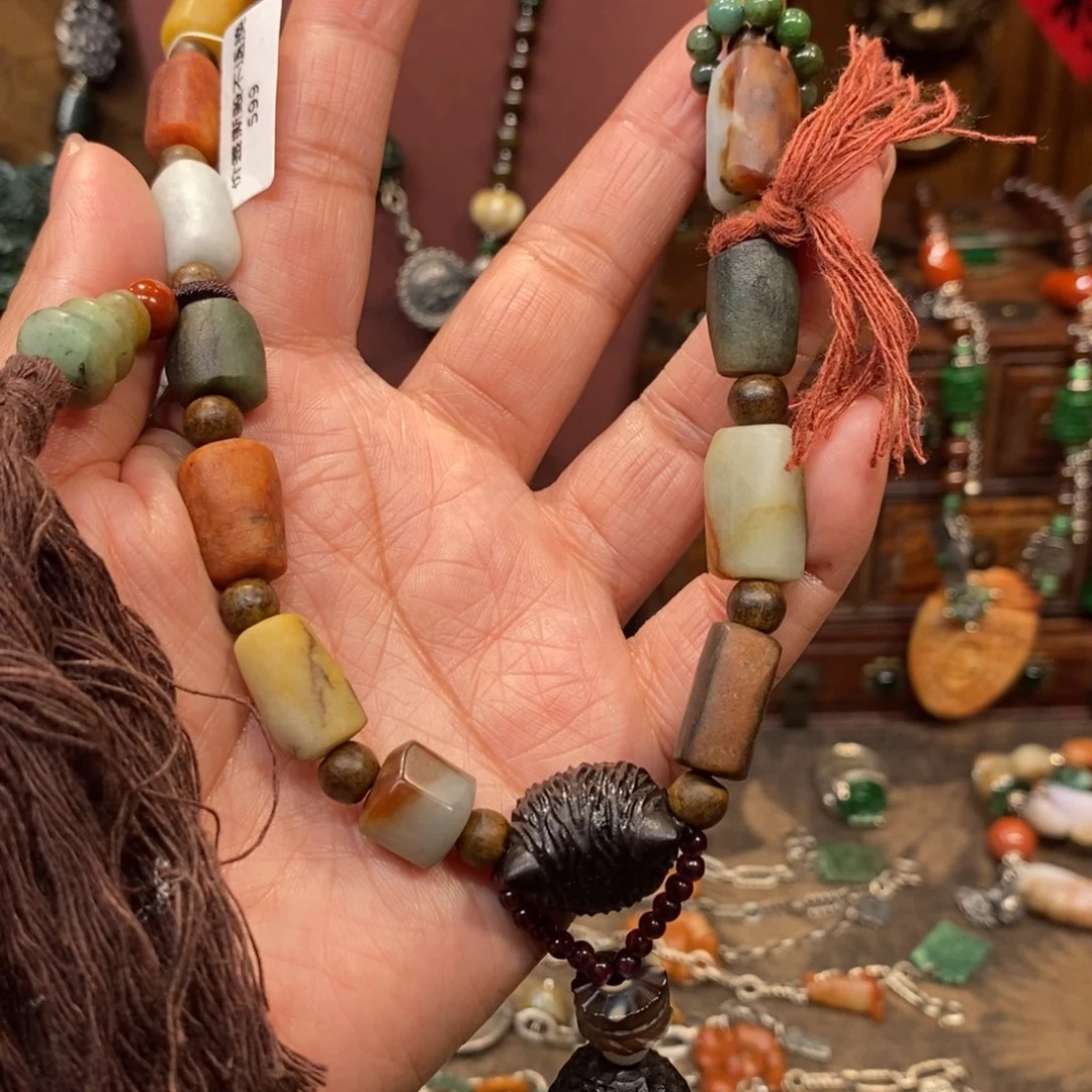 翡翠吊坠(赠链)未镶嵌