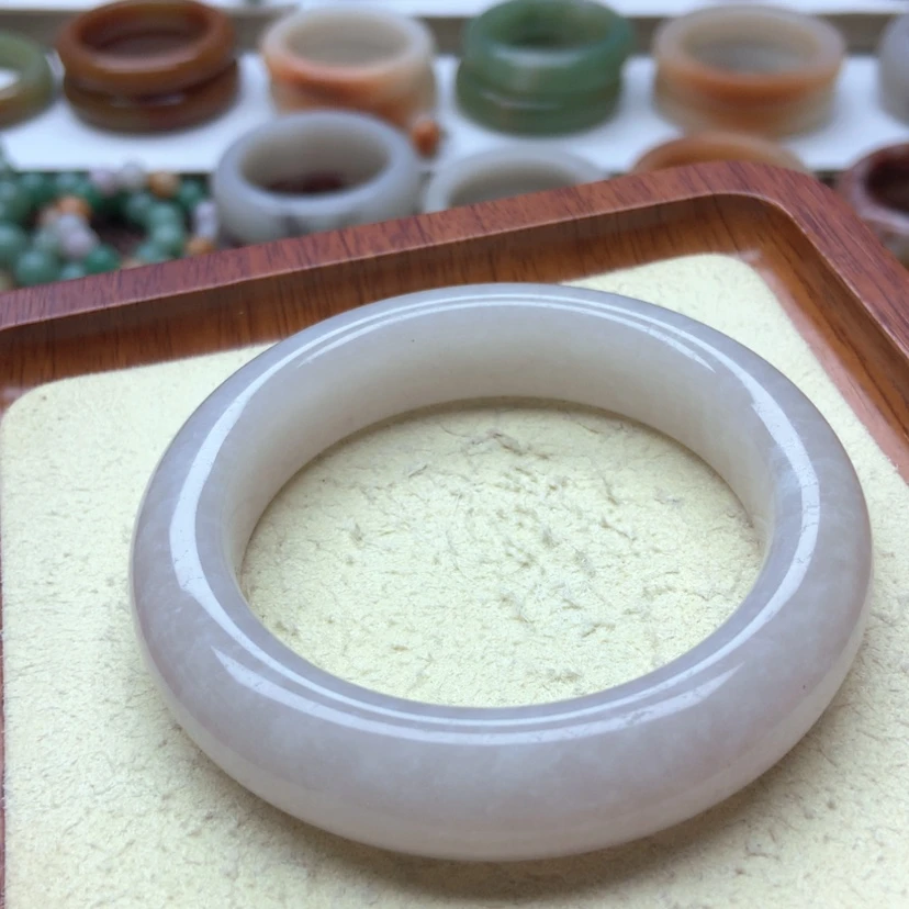 【闪购商品】石英质玉手镯未镶嵌
