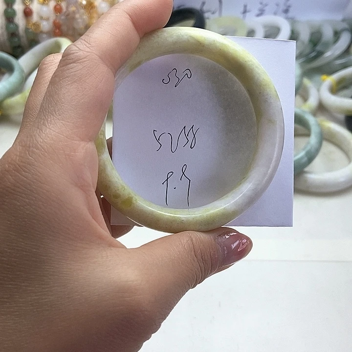 石英岩玉手镯未镶嵌