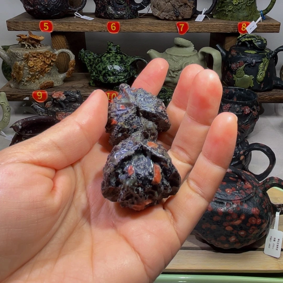 梅花石安山玉核桃一对