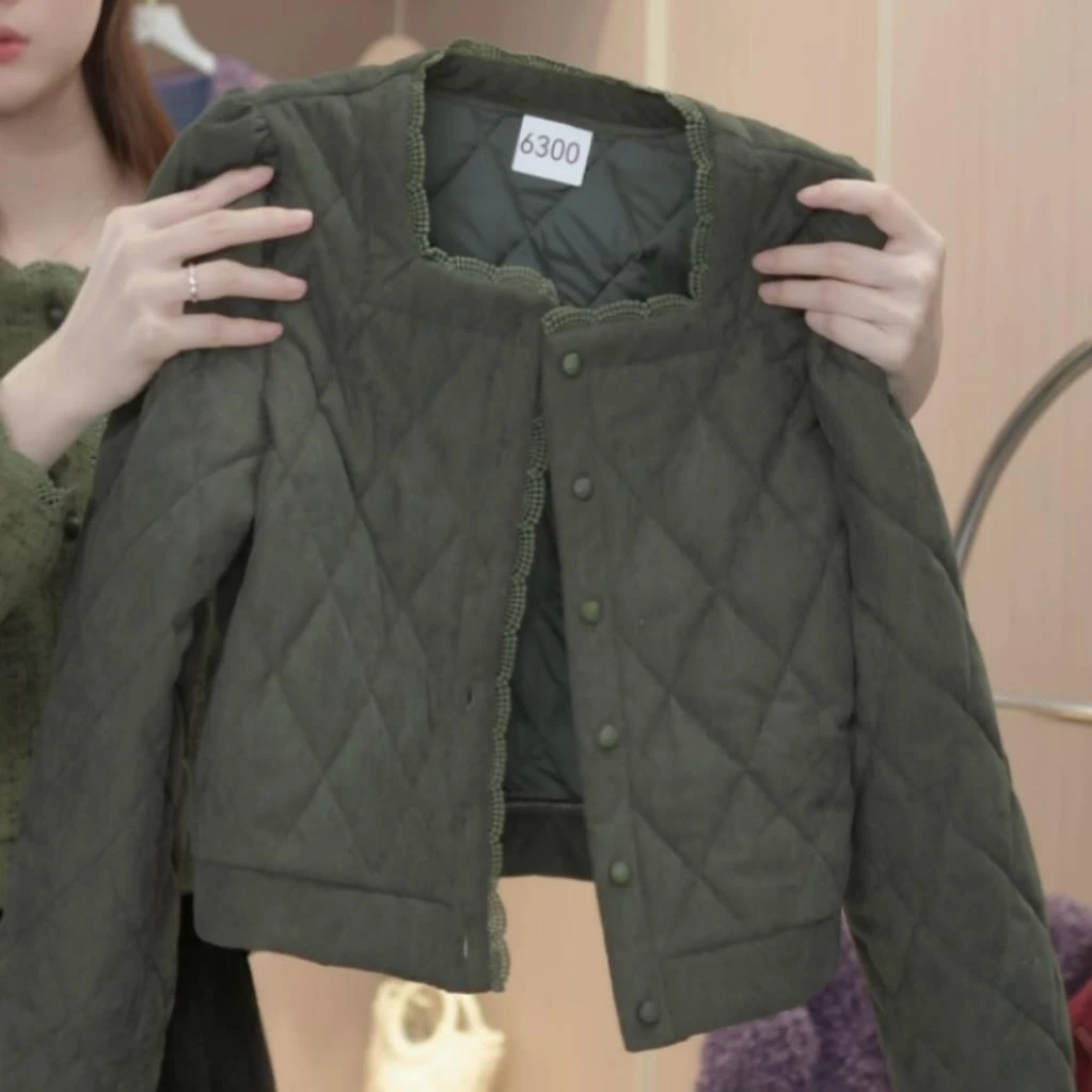 【大脸哈】2025秋冬新款高级时尚方领夹棉棉服女显瘦小外套