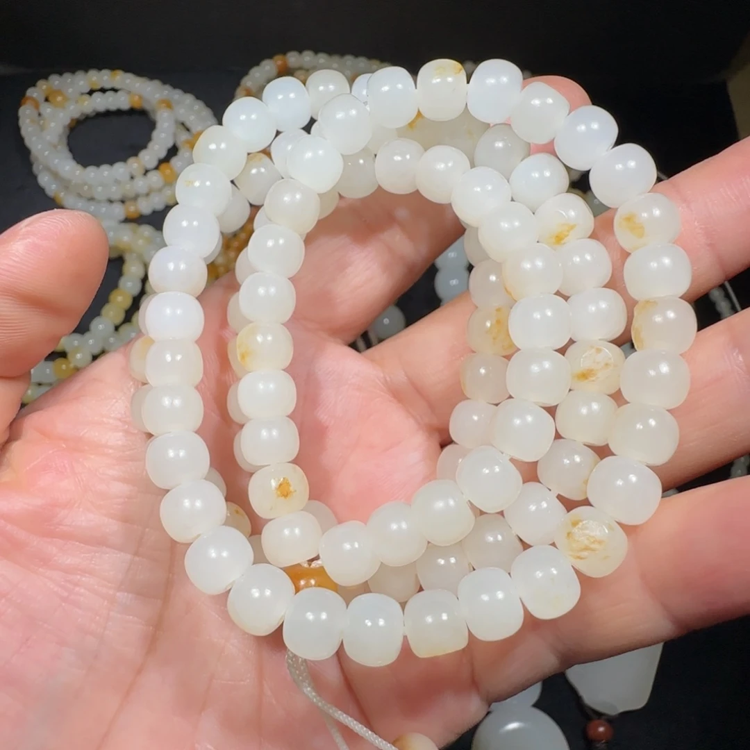 丛****颈饰未镶嵌和田玉