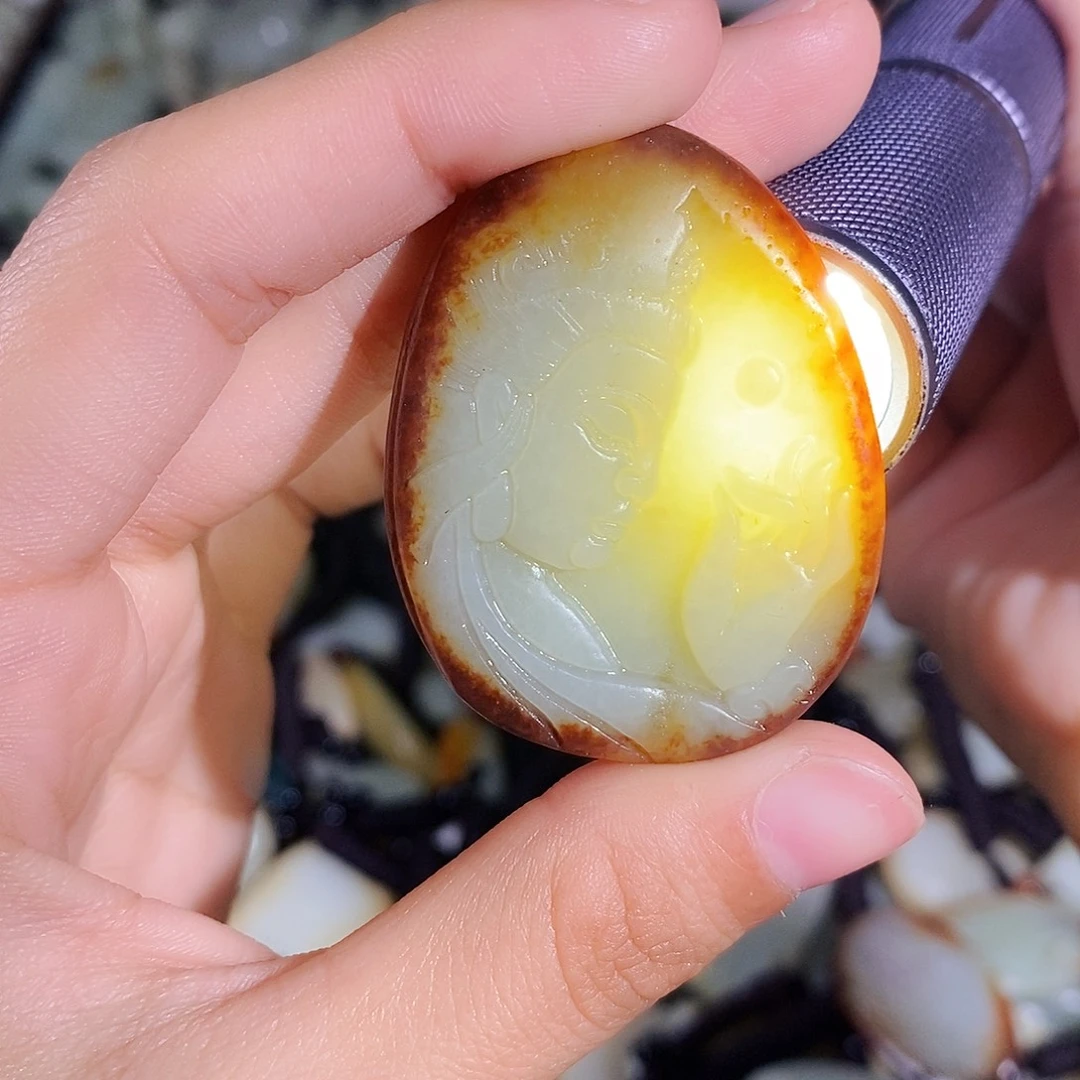 和田玉未镶嵌颈饰