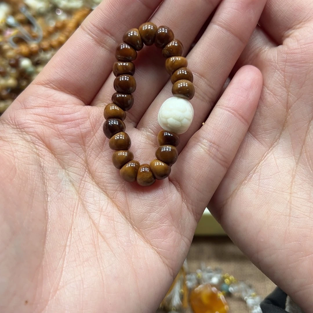 大叶紫檀（黑酸枝木类）