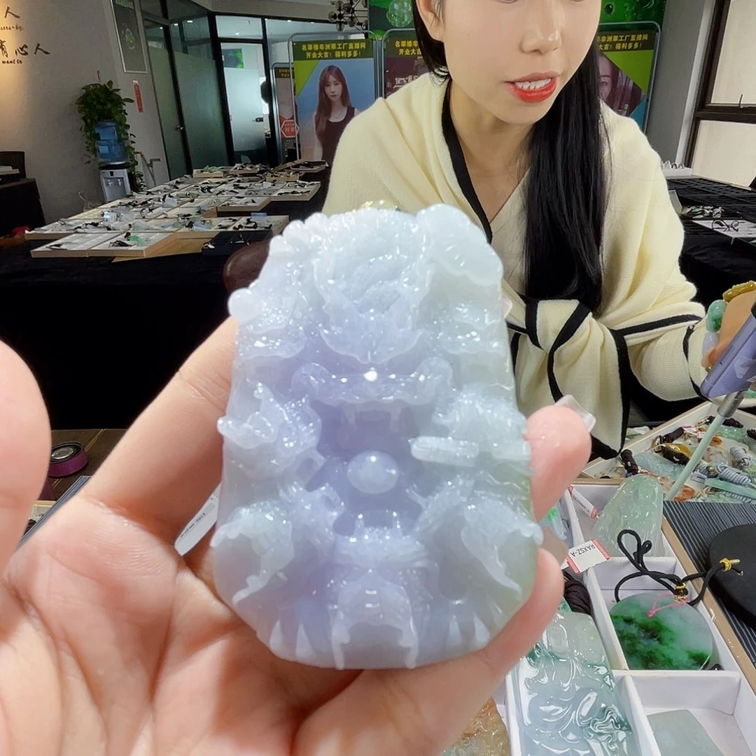 颈饰未镶嵌翡翠一个