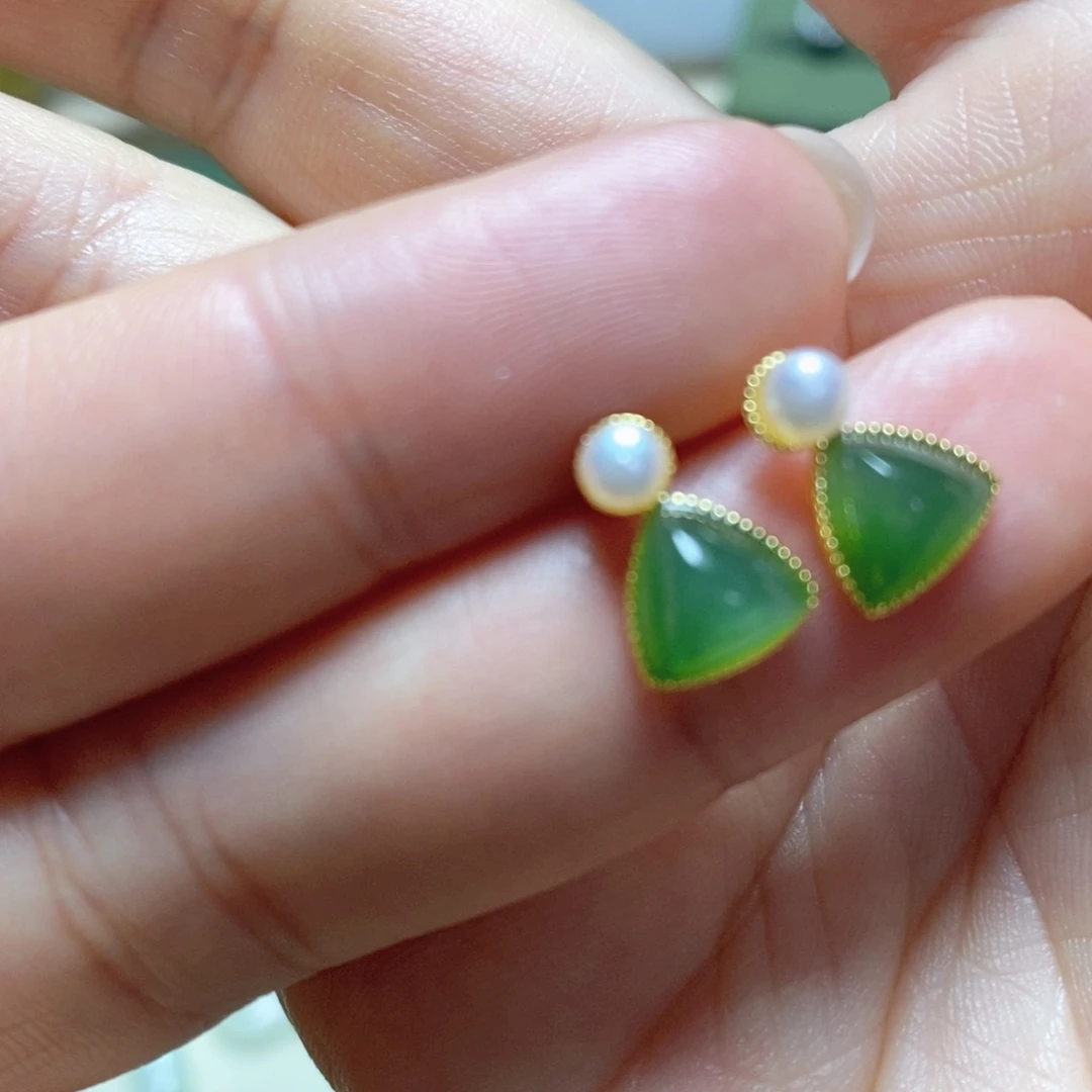 和田玉耳钉银S925镶嵌碧玉三角耳钉