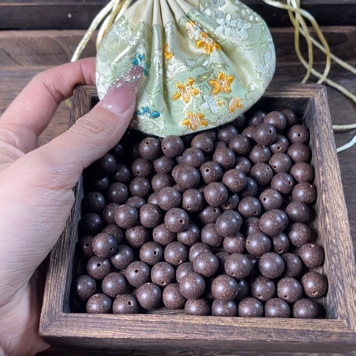 泥塑碧云散1.0瑕疵珠香包约50克