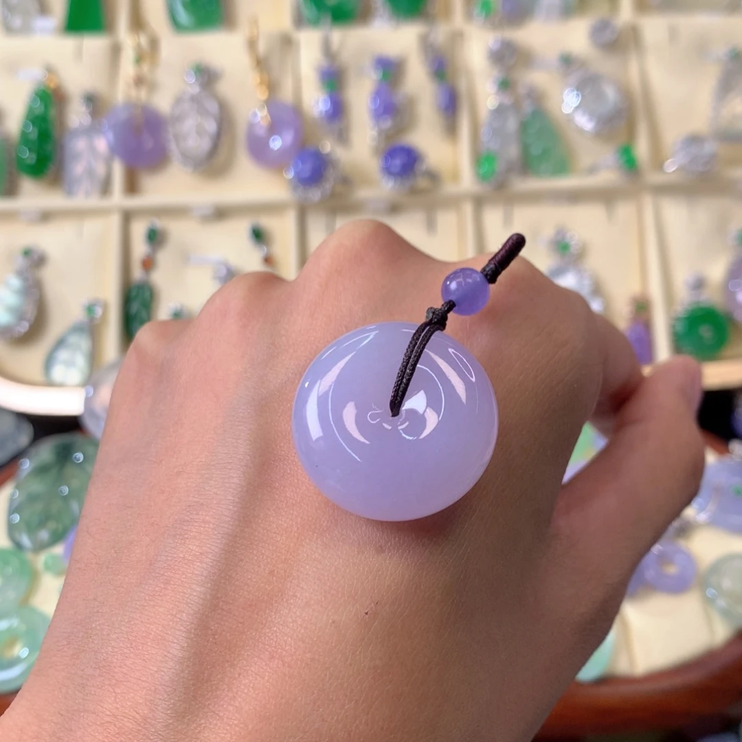 翡翠颈饰未镶嵌裸石