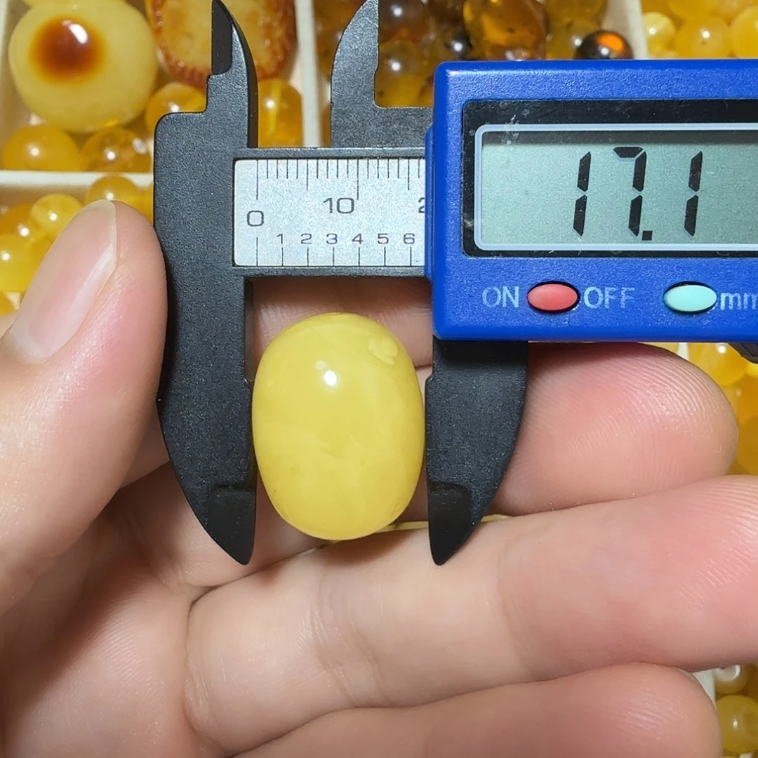 琥珀未镶嵌裸石成品