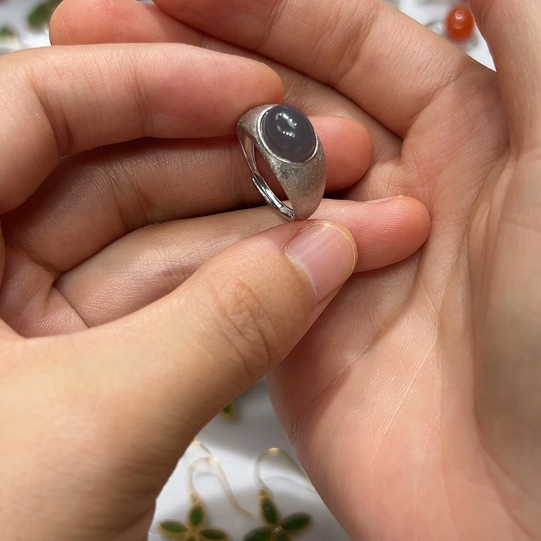 和田玉戒指银S925镶嵌垂**?