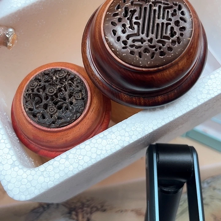 两把养黑虫的葫芦砸底了