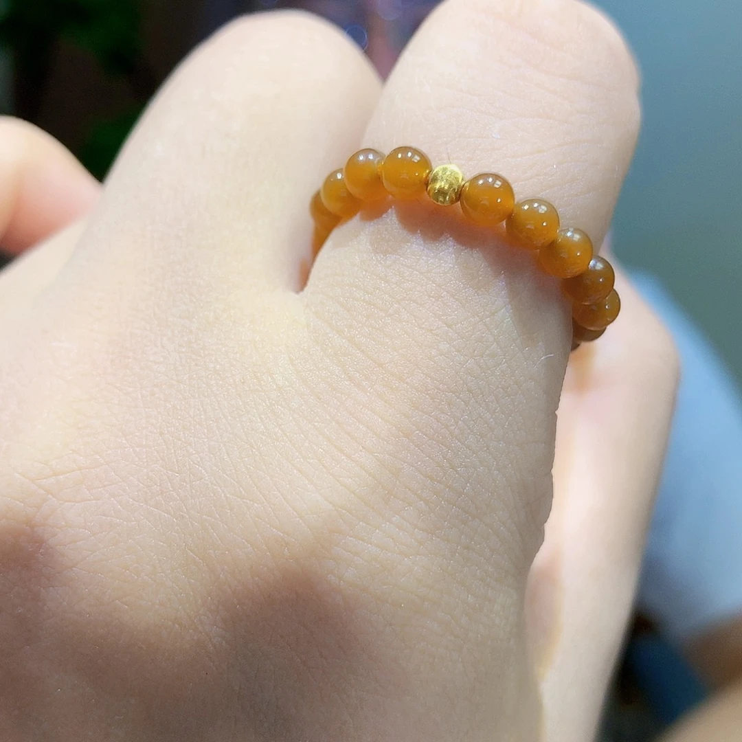 和田玉（糖玉）戒指18K金镶嵌