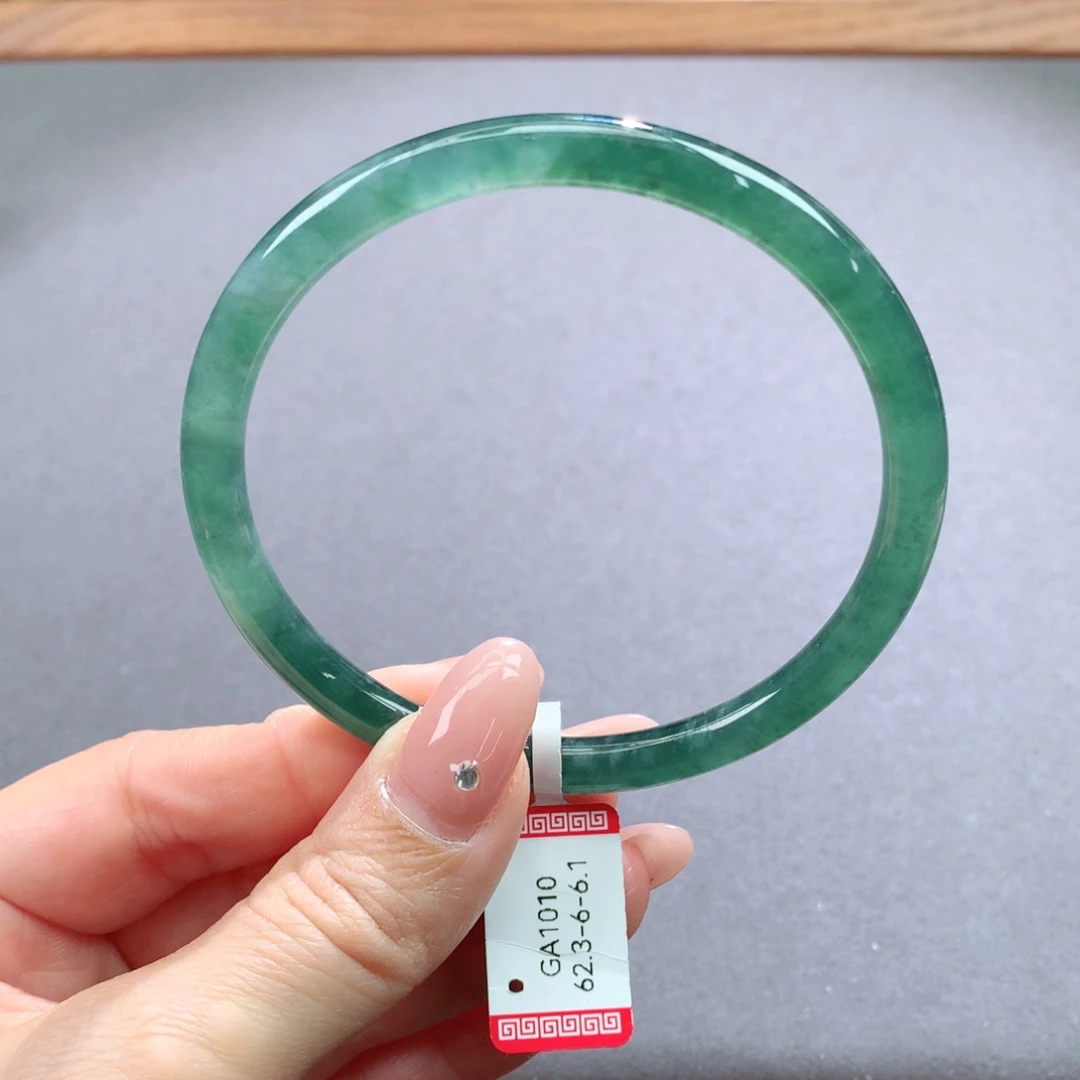 翡翠手镯未镶嵌天然翡翠手镯叮当镯