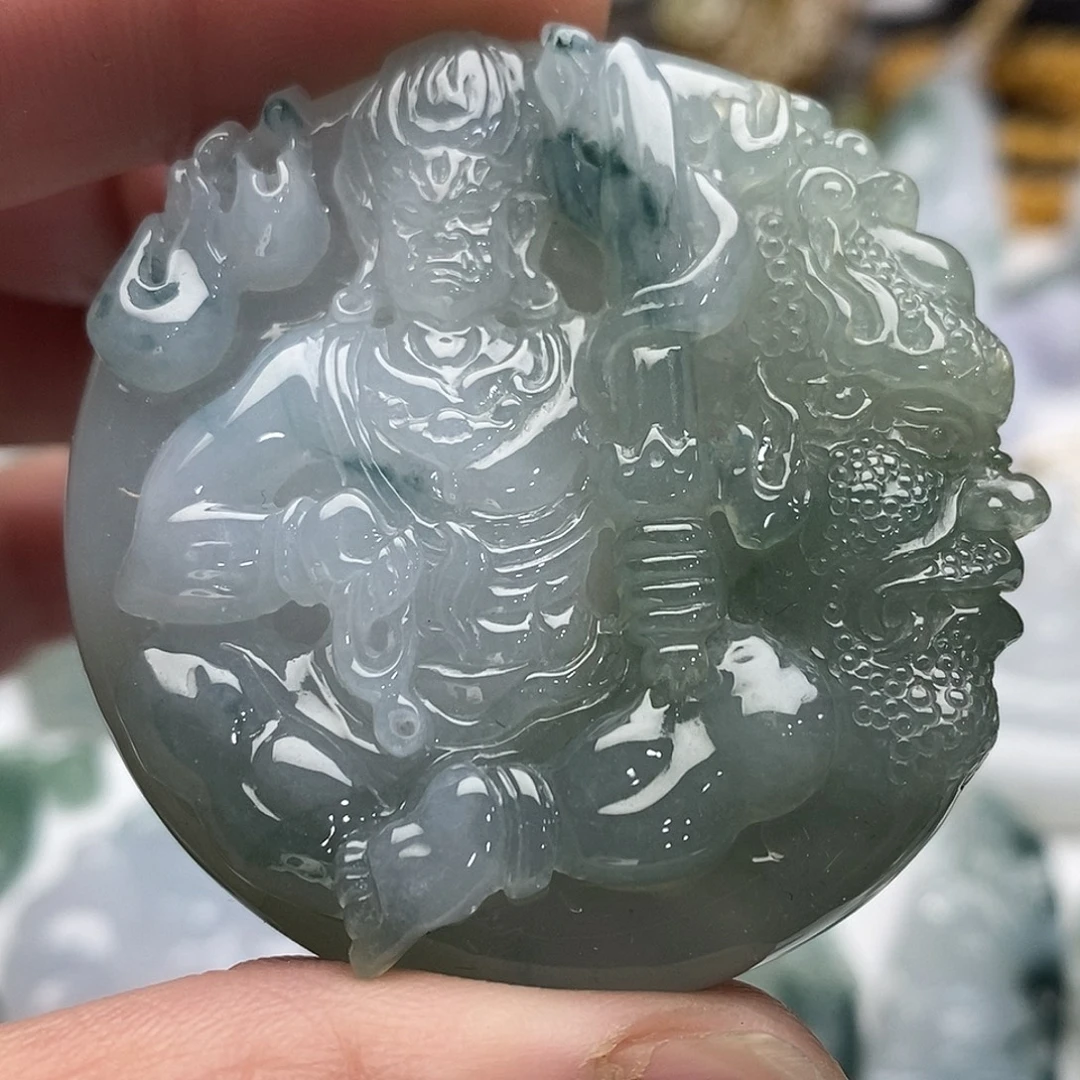 翡翠未镶嵌颈饰不动明王