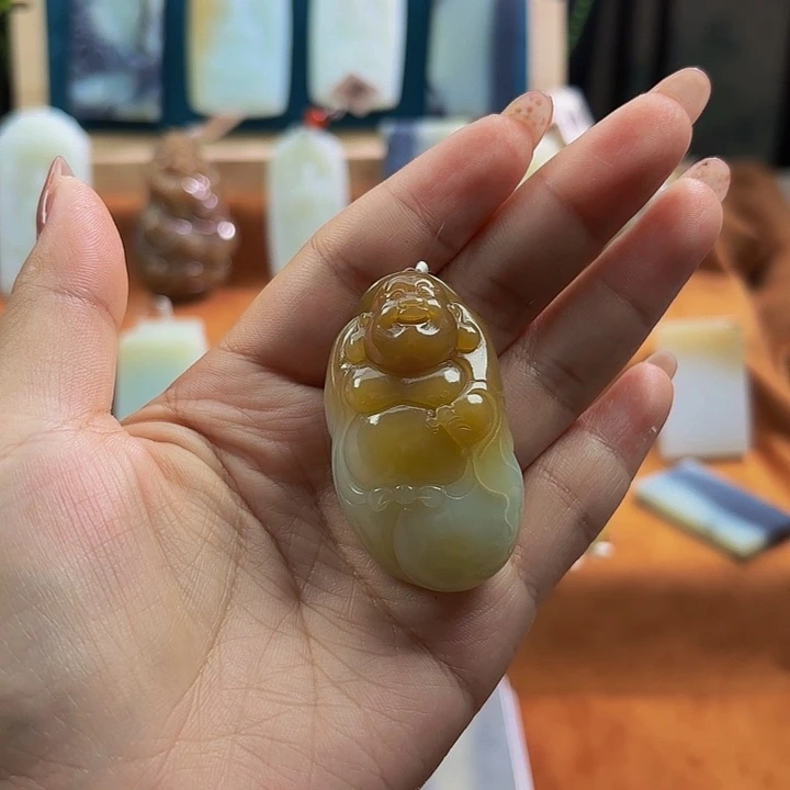 用***9和田玉未镶嵌颈饰