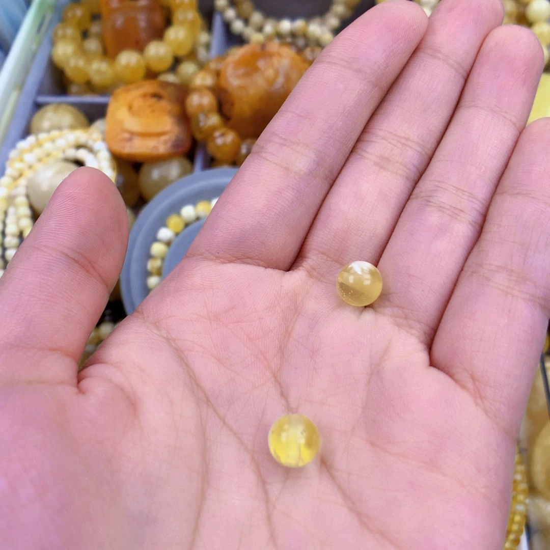 行***疆琥珀未镶嵌珠宝奇石