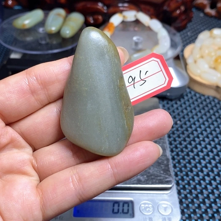 未镶嵌和田玉把件95