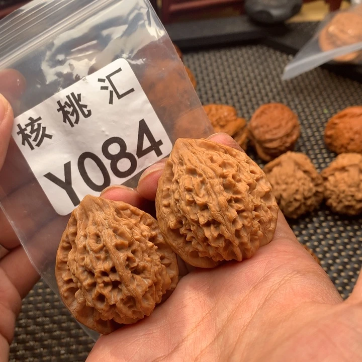 文玩核桃吊坠13陵鸡心