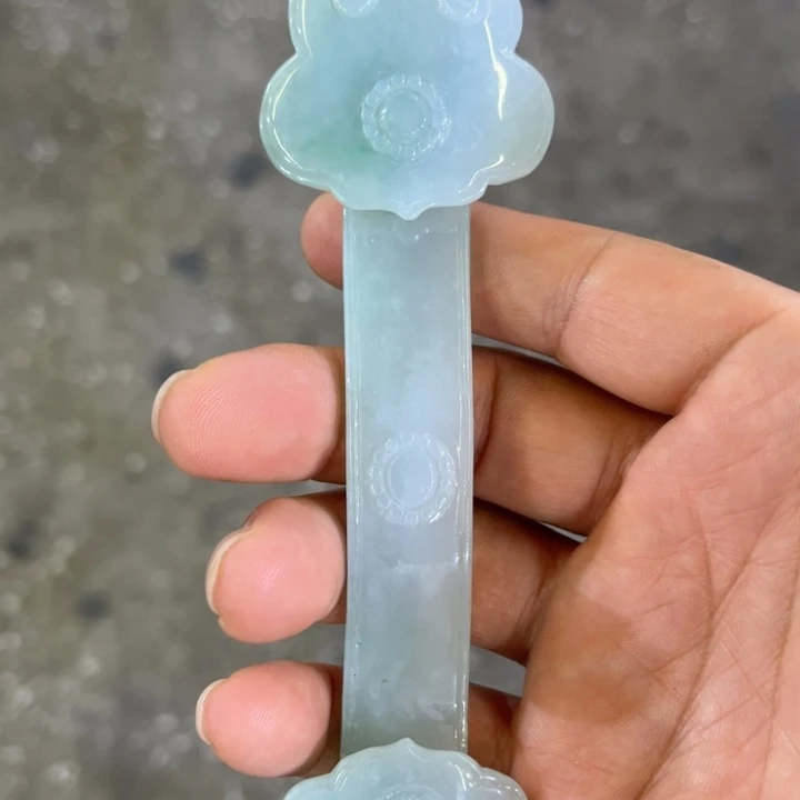 翡翠未镶嵌摆件如意