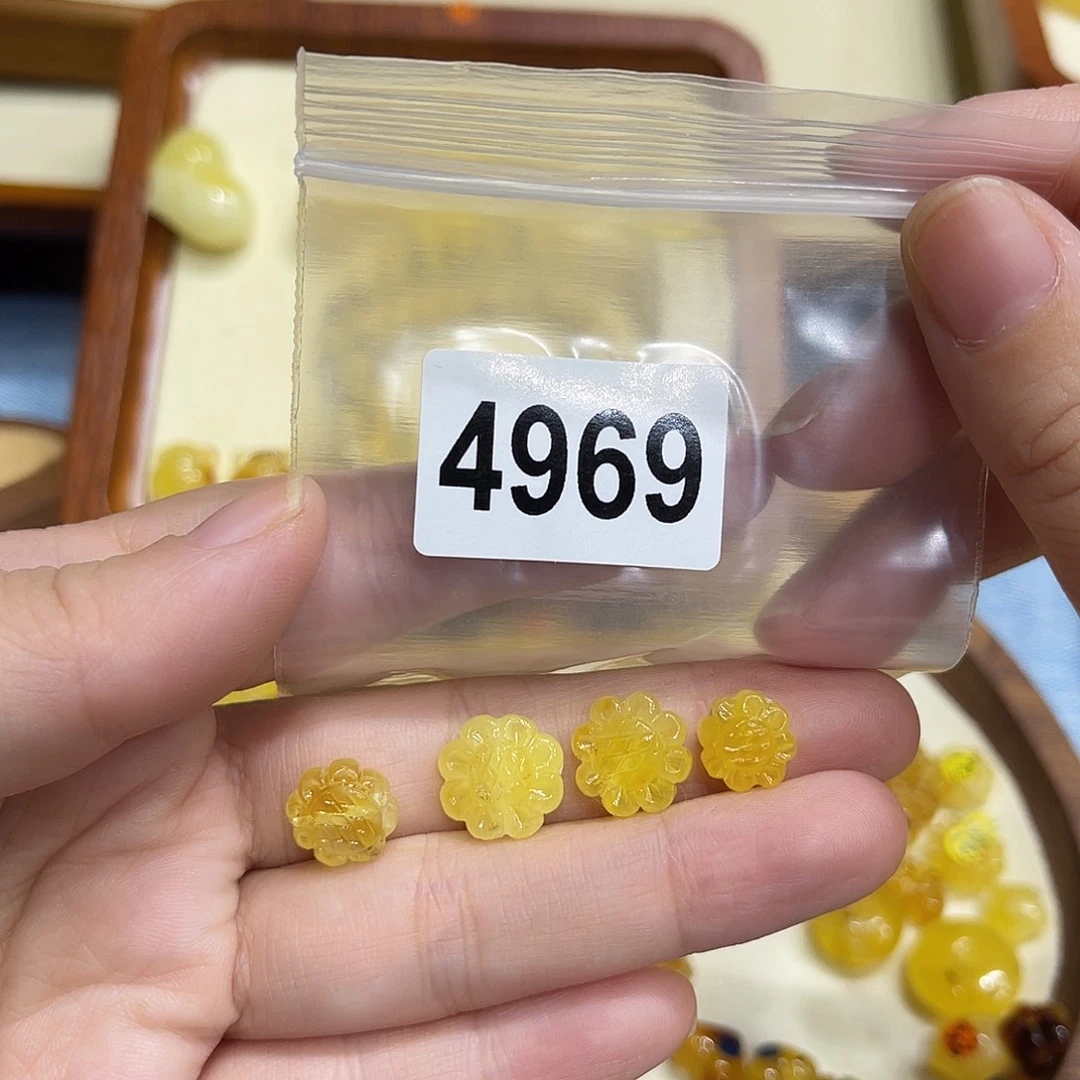 琥珀未镶嵌珠宝奇石