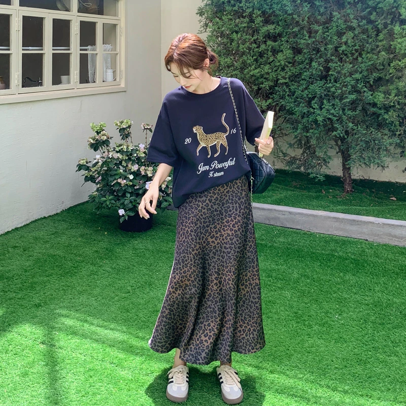 甜酷风T恤豹纹半身裙套装2025女夏新款气质韩系显瘦松弛感两件套